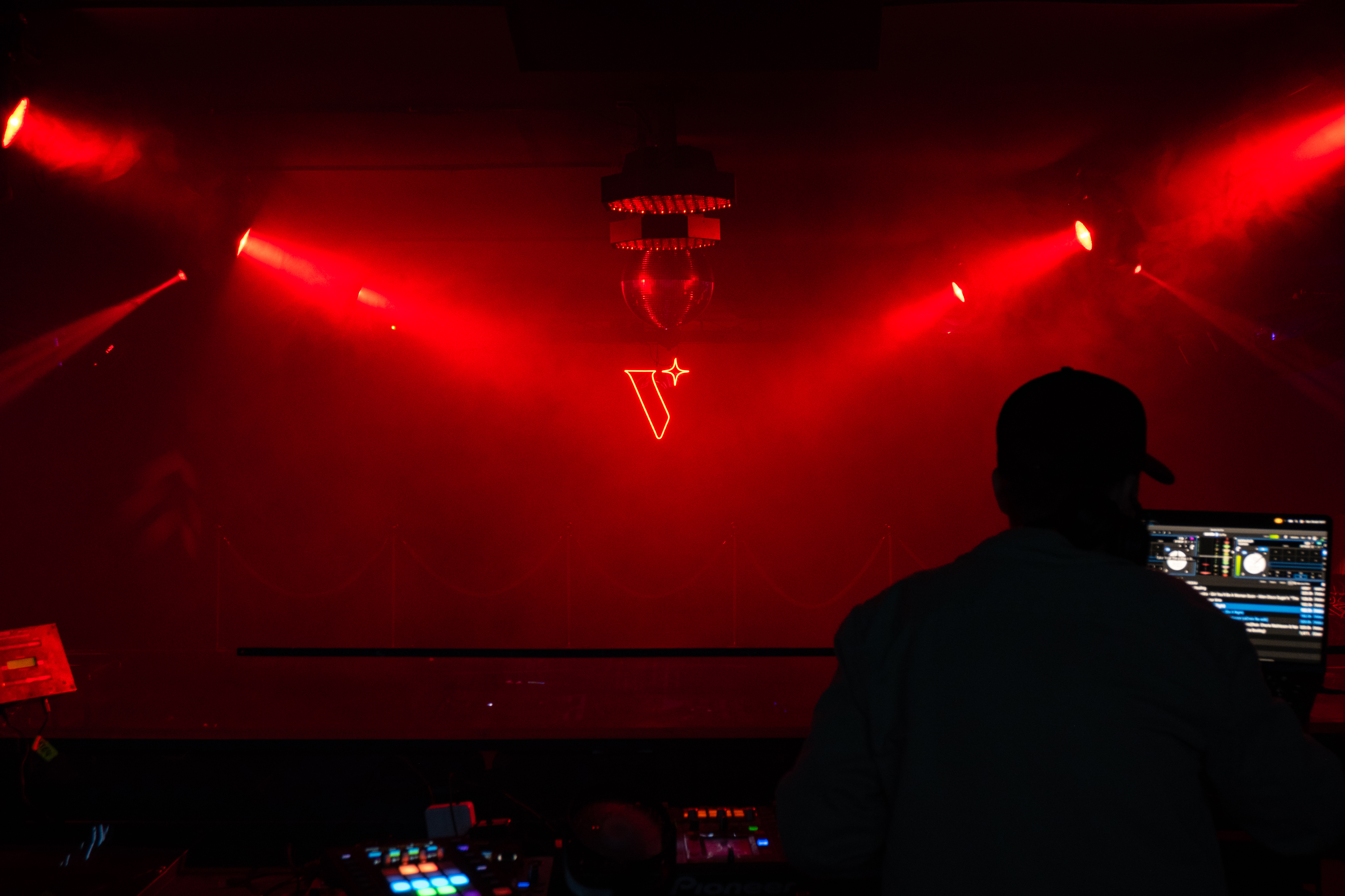 Le Velvet Club